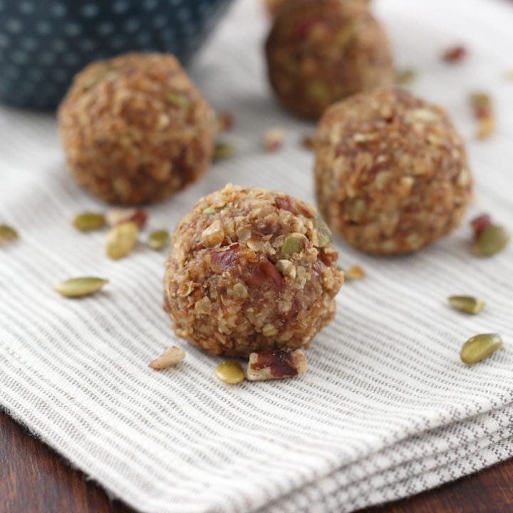 Easy Maple Pumpkin Pecan Granola Bites l www.a-kitchen-addiction.com