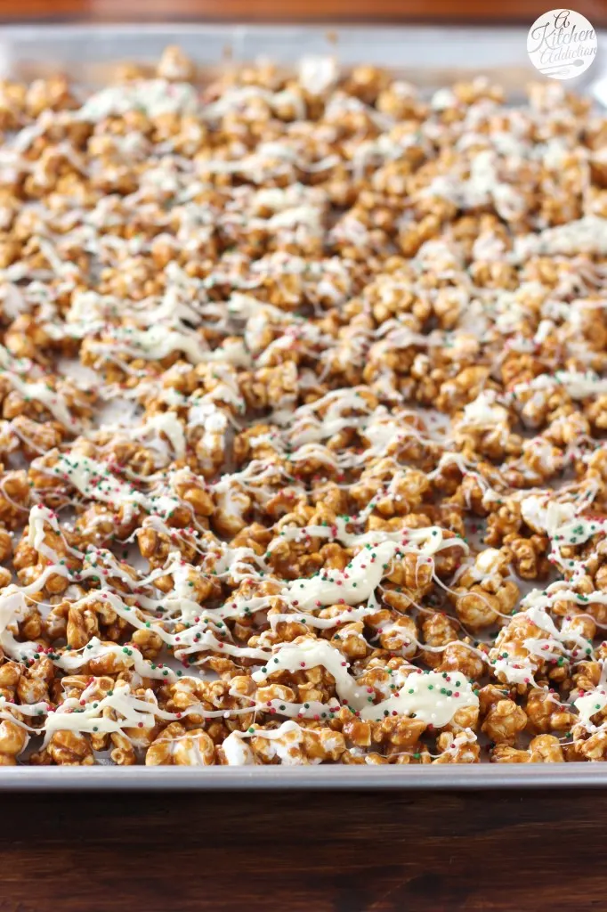 White Chocolate Drizzled Gingerbread Caramel Corn Recipe l www.a-kitchen-addiction.com
