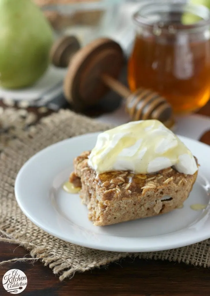 Cinnamon Pear Yogurt Baked Oatmeal Recipe l www.a-kitchen-addiction.com