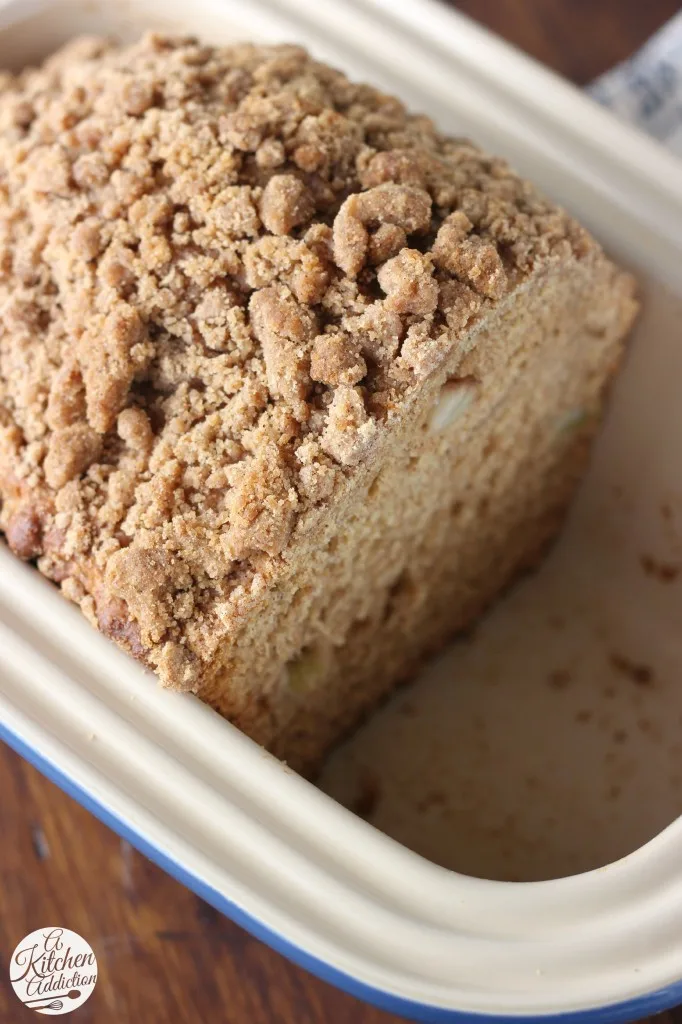 Healthier Cinnamon Pear Yogurt Quick Bread Recipe l www.a-kitchen-addiction.com