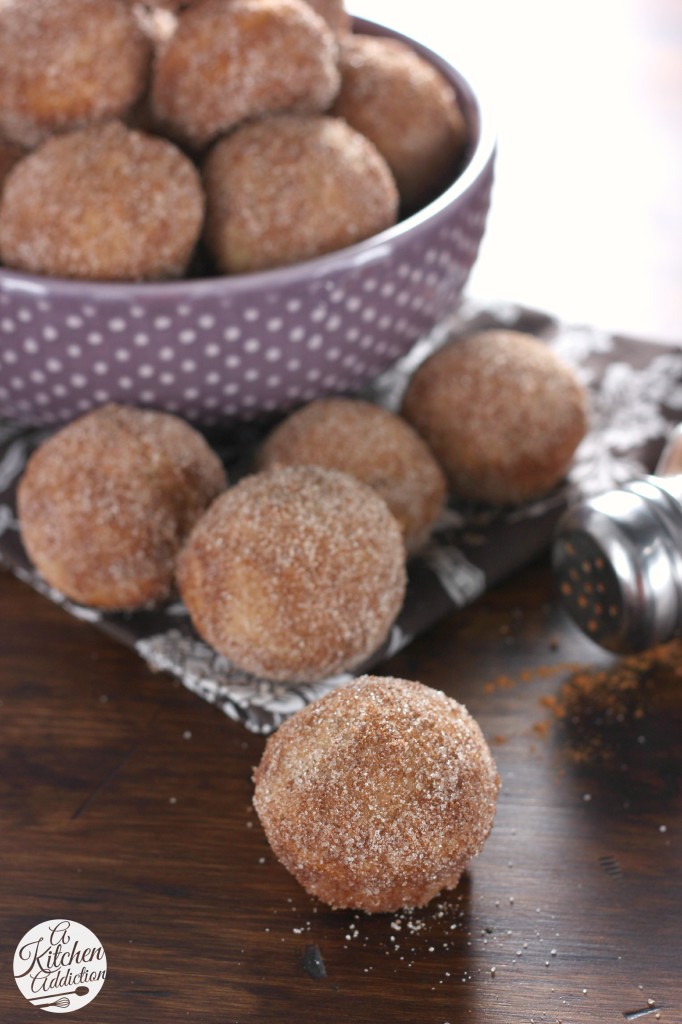 Cinnamon Sugar Chai Donut Muffins Recipe l www.a-kitchen-addiction.com