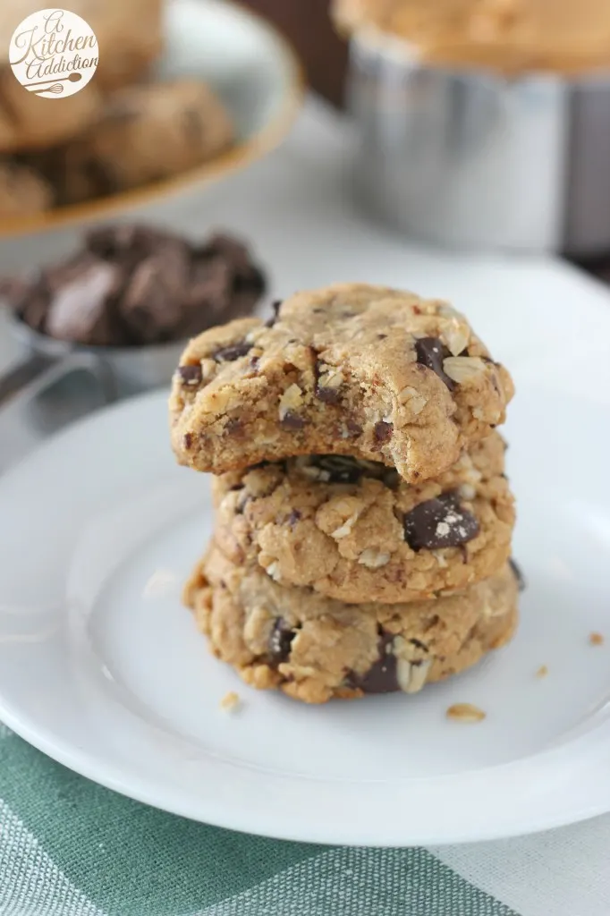 Flourless Dark Chocolate Peanut Butter Oat Cookies Recipe l www.a-kitchen-addiction.com