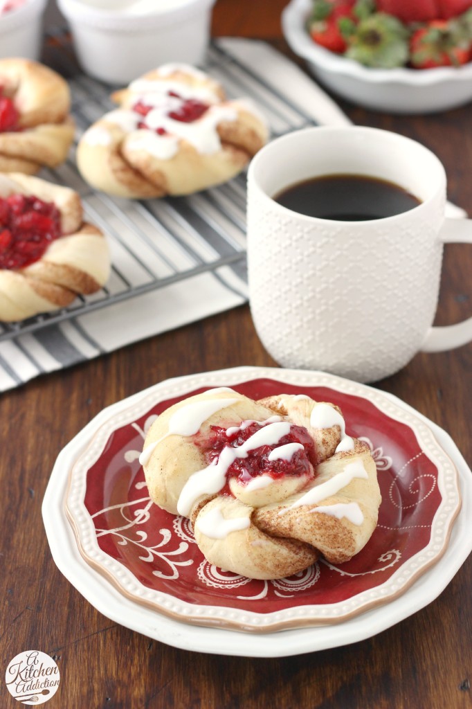 Strawberry Filled Cinnamon Twists Recipe from www.a-kitchen-addiction.com