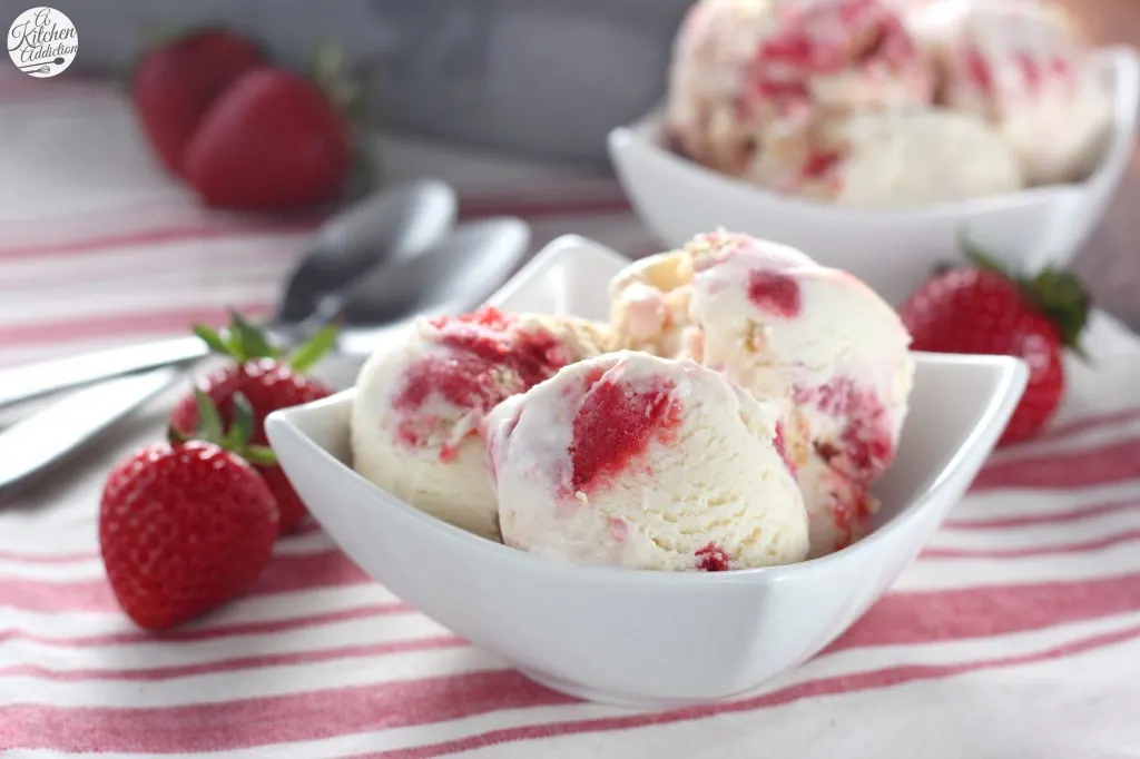 Strawberry Swirled Cheesecake Ice Cream Recipe l www.a-kitchen-addiction.com