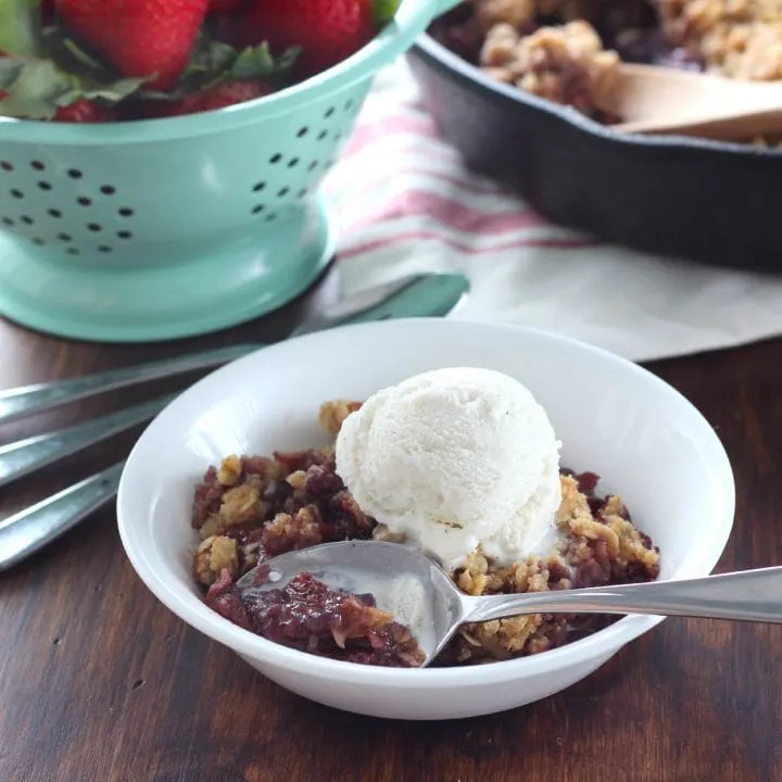 Roasted Strawberry Skillet Crumble l www.a-kitchen-addiction.com