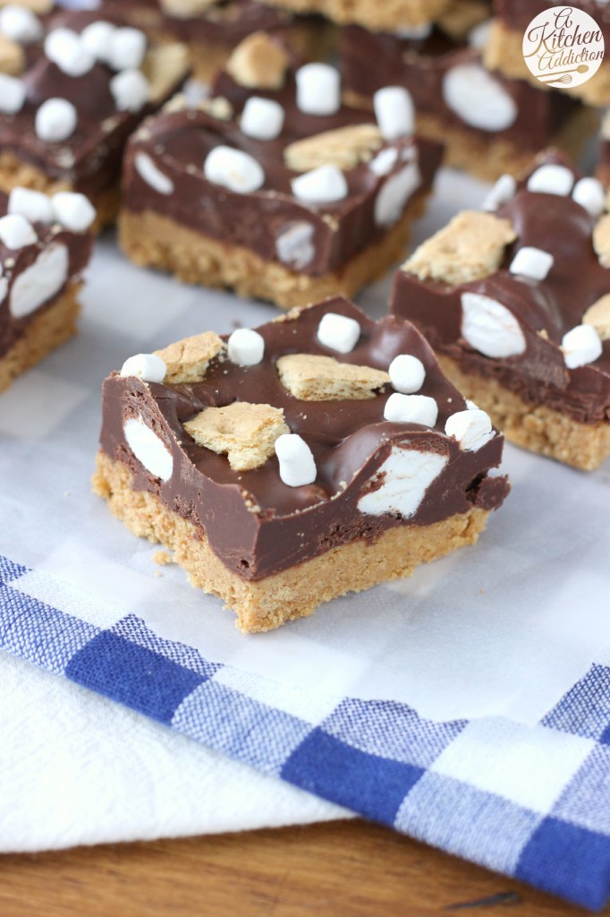 No Bake Dark Chocolate Peanut Butter Smores Bars l www.a-kitchen-addiction.com