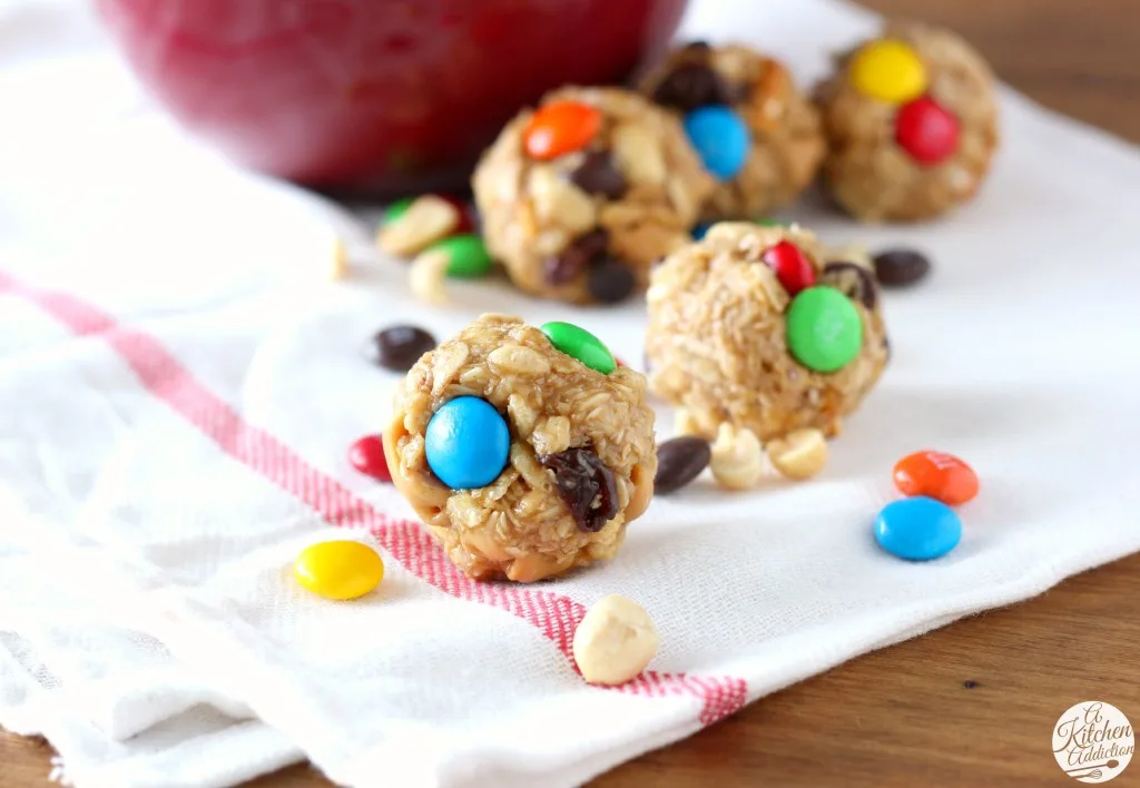Easy Peanut Butter Chocolate Trail Mix Bites Recipe l www.a-kitchen-addiction.com