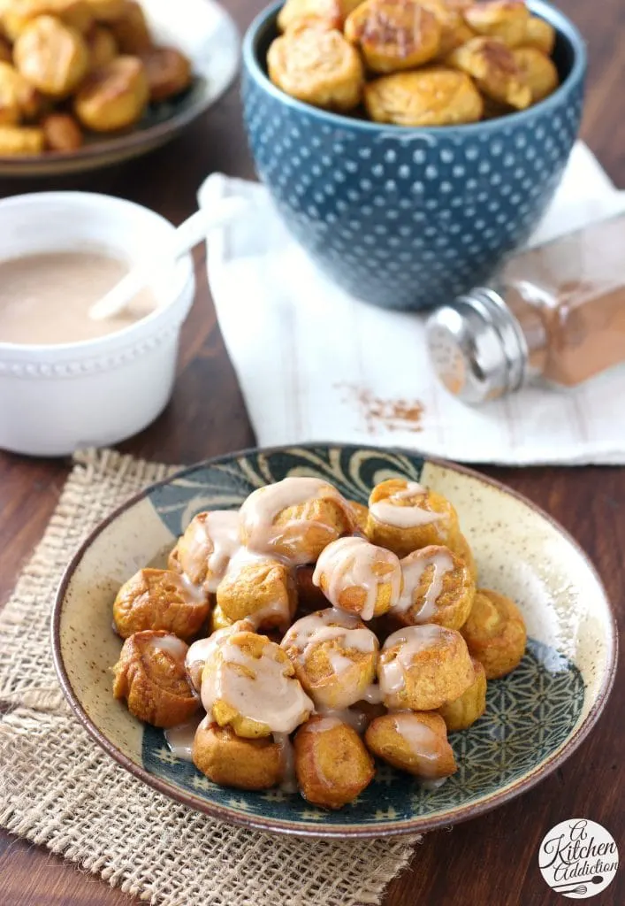 Pumpkin Pretzel Bites with Pumpkin Spice Glaze from A Kitchen Addiction