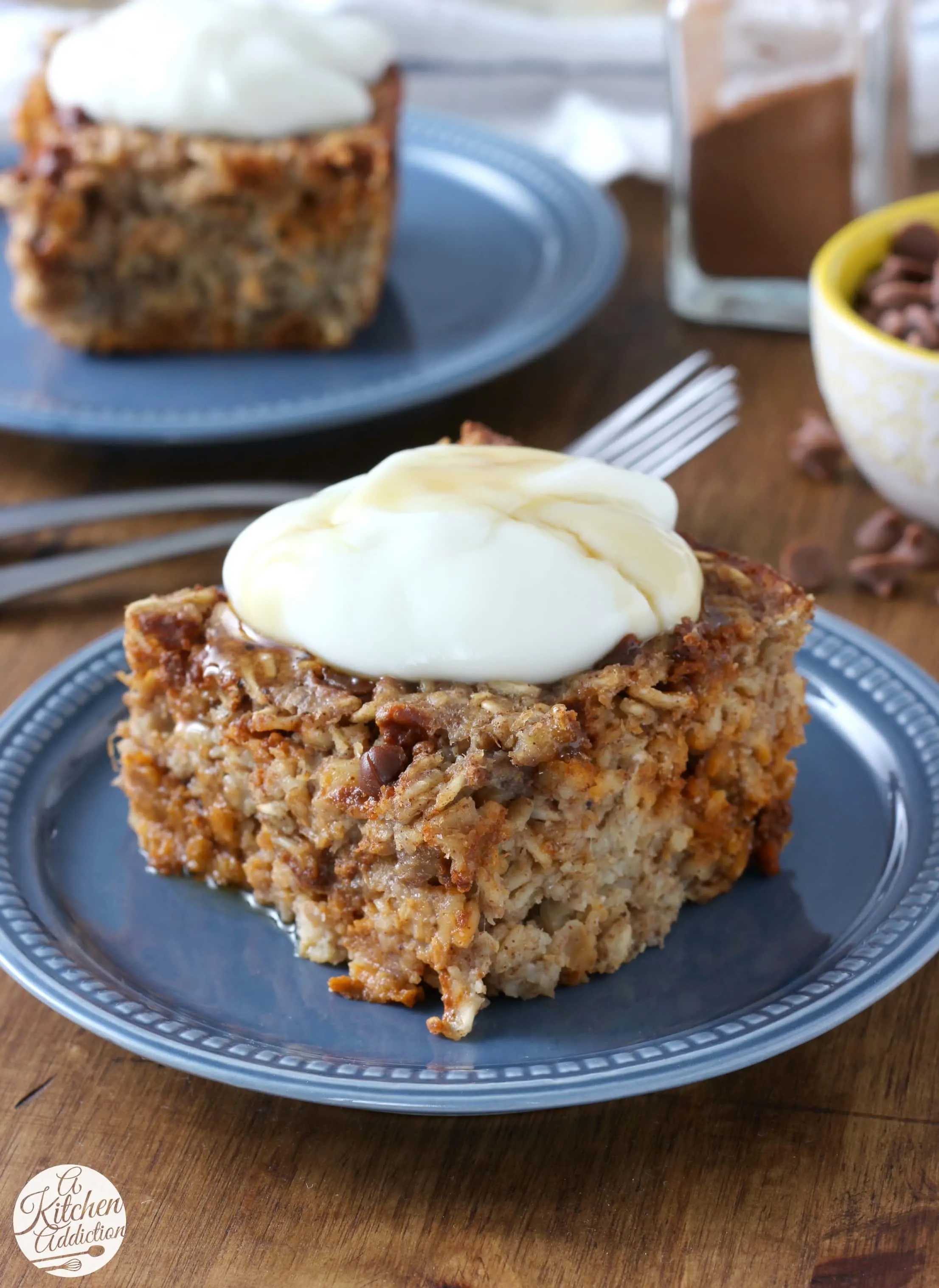 Cinnamon Chip Banana Bread Baked Oatmeal that can be made the night before! Recipe from A Kitchen Addiction