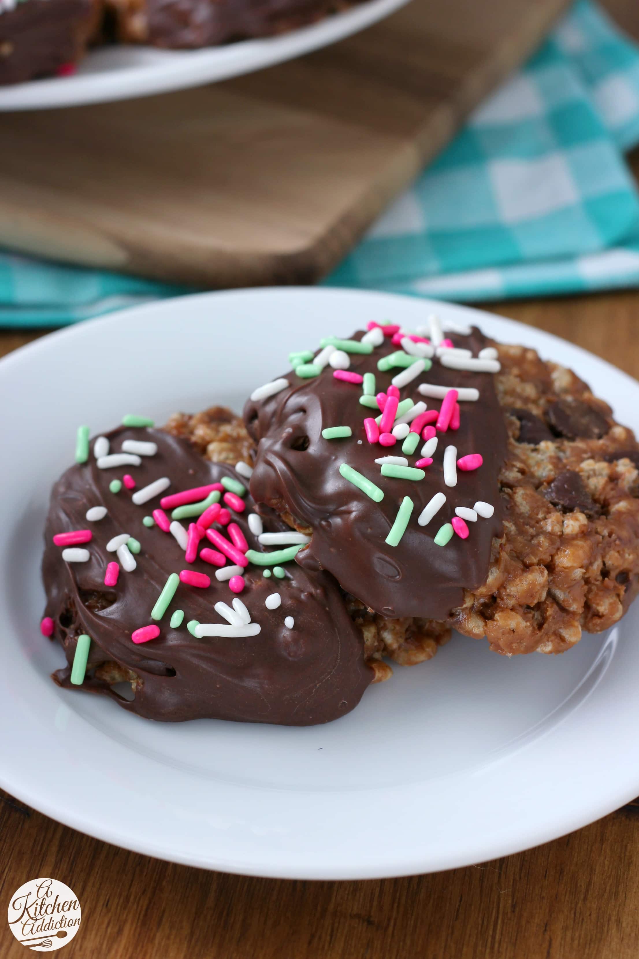 No Bake Chocolate Peanut Butter Crunch Cookies Recipe from A Kitchen Addiction