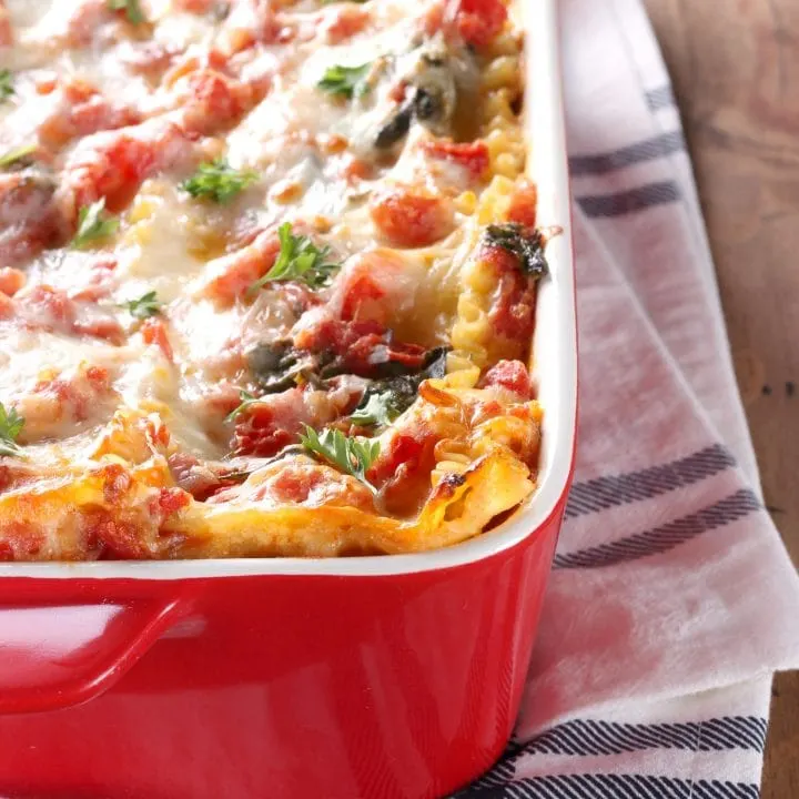 Simple Cheesy Spinach Lasagna Recipe from A Kitchen Addiction