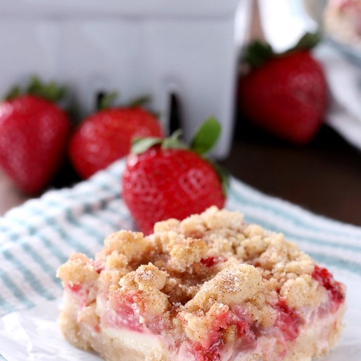 Strawberry Snickerdoodle Cheesecake Bars Recipe from A Kitchen Addiction