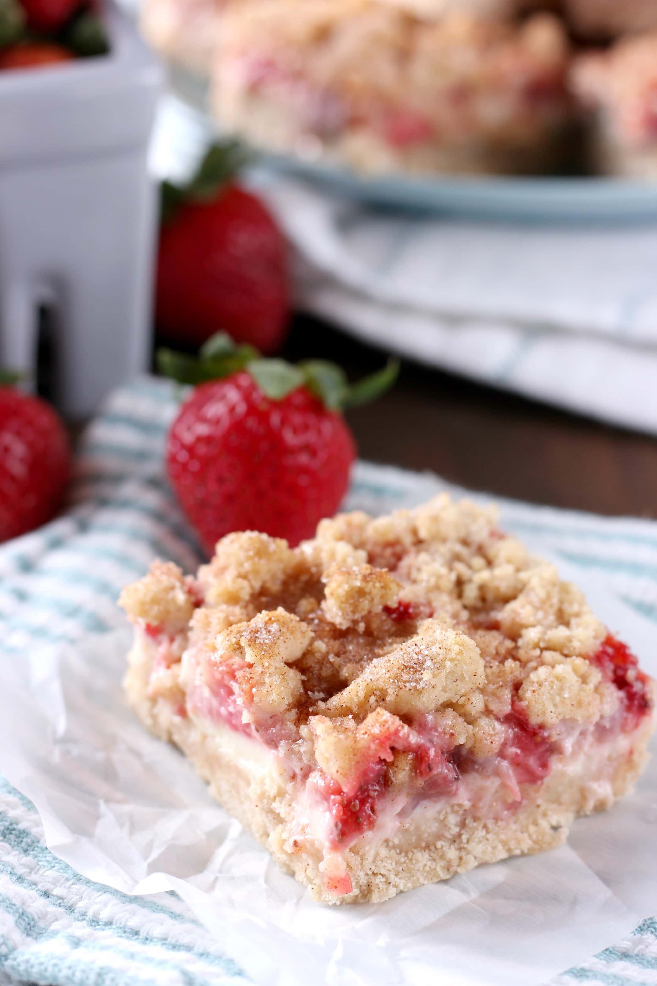 Strawberry Snickerdoodle Cheesecake Bars - A Kitchen Addiction