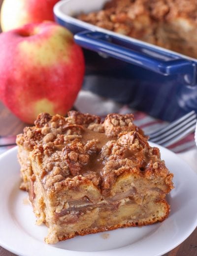 Spiced Apple Pie French Toast Bake with an overnight option! Recipe from A Kitchen Addiction