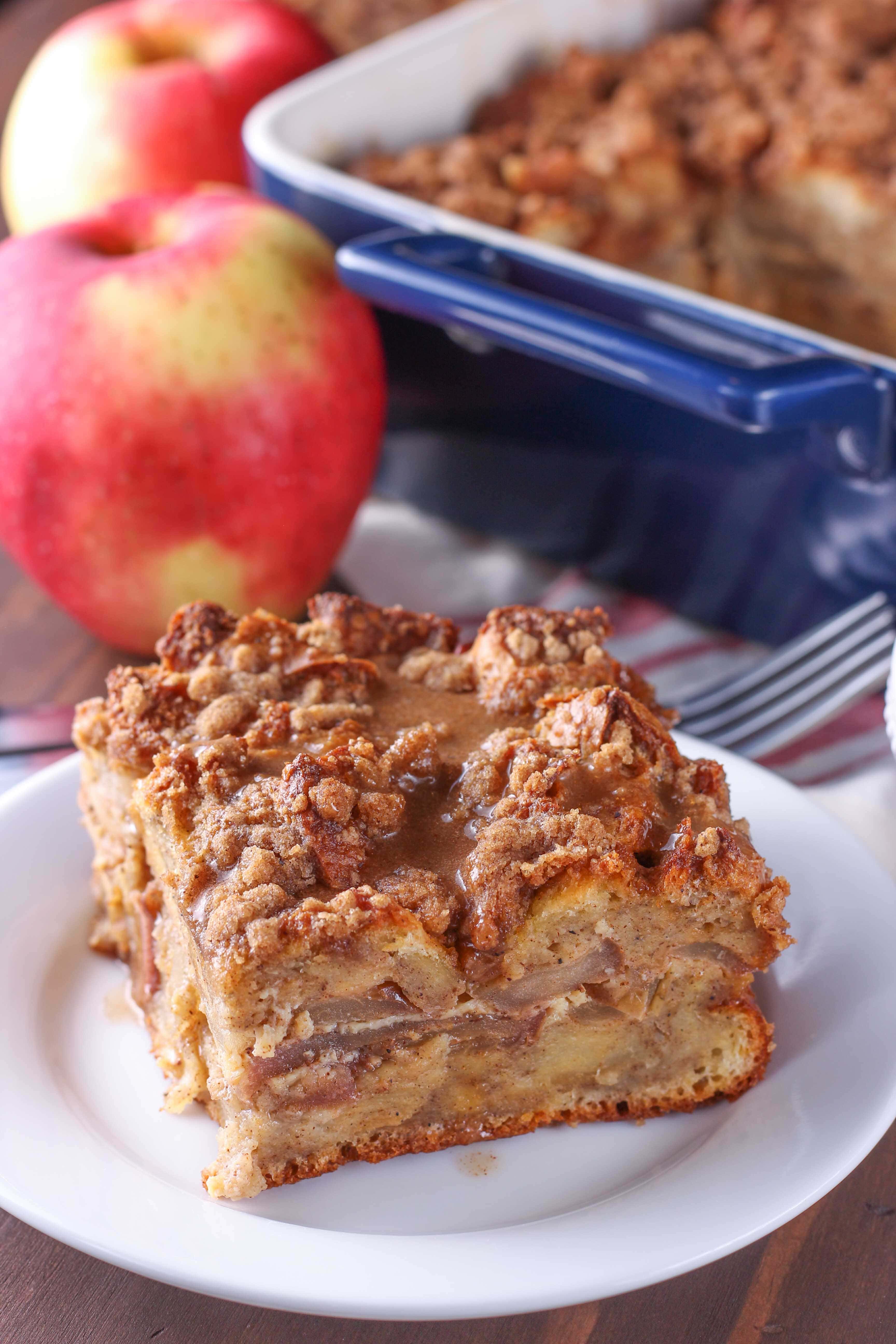 Spiced Apple Pie French Toast Bake with an overnight option! Recipe from A Kitchen Addiction