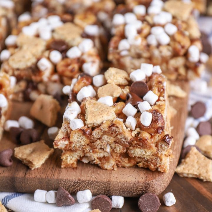 Peanut Butter Smores Cereal Bars Recipe from A Kitchen Addiction